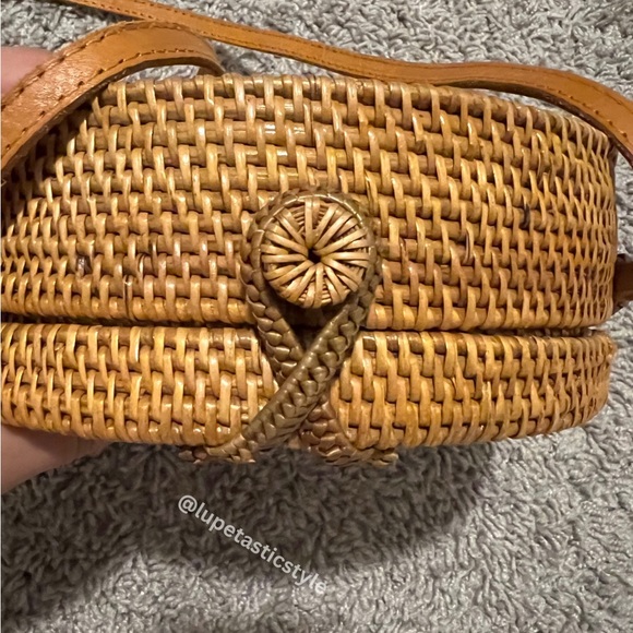 Circle Round Rattan Wicker Purse Woven Brown - Picture 8 of 8